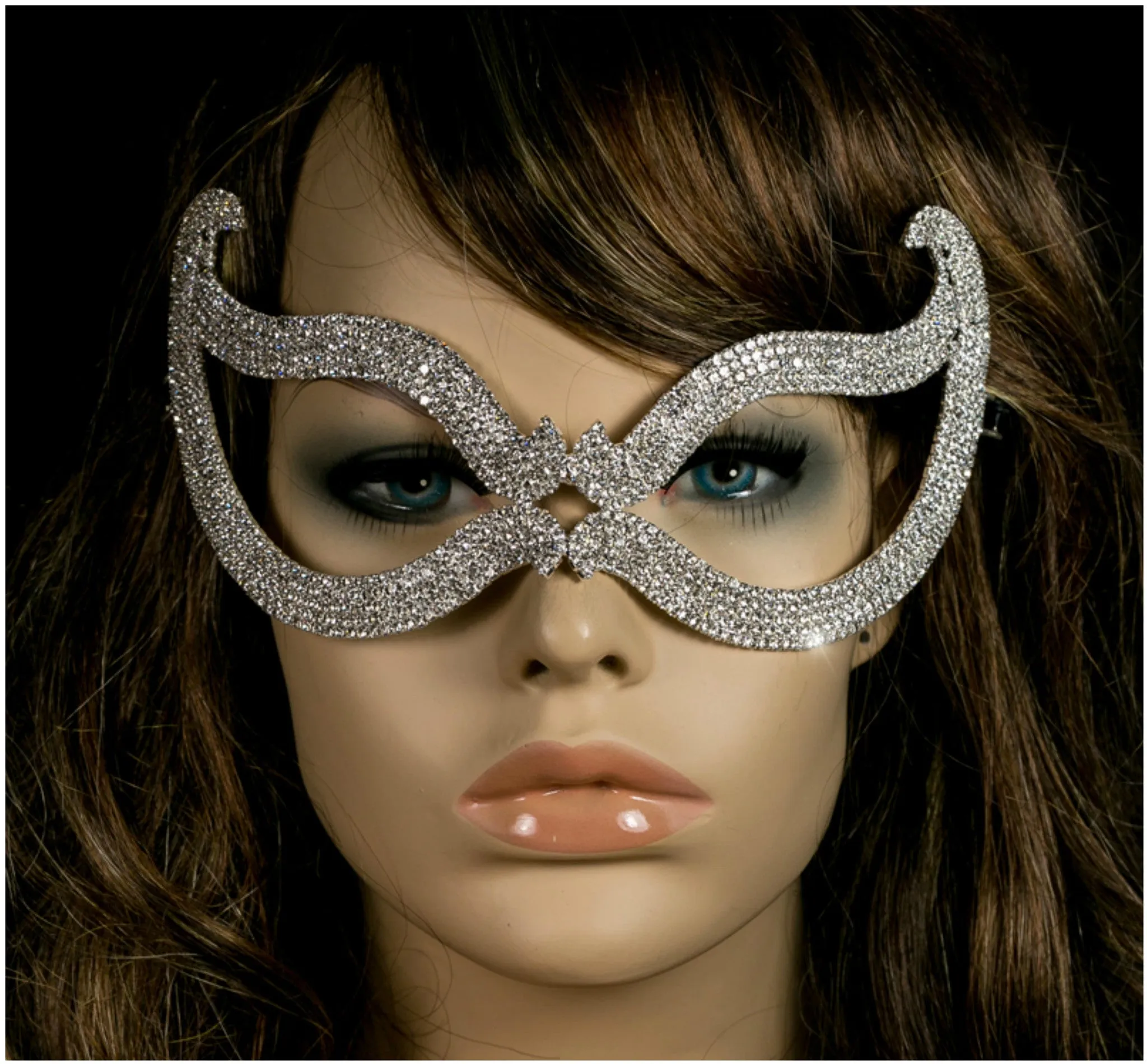 Bijou Romantic Cat Eye Crystal Masquerade Mask | Silver | Crystal