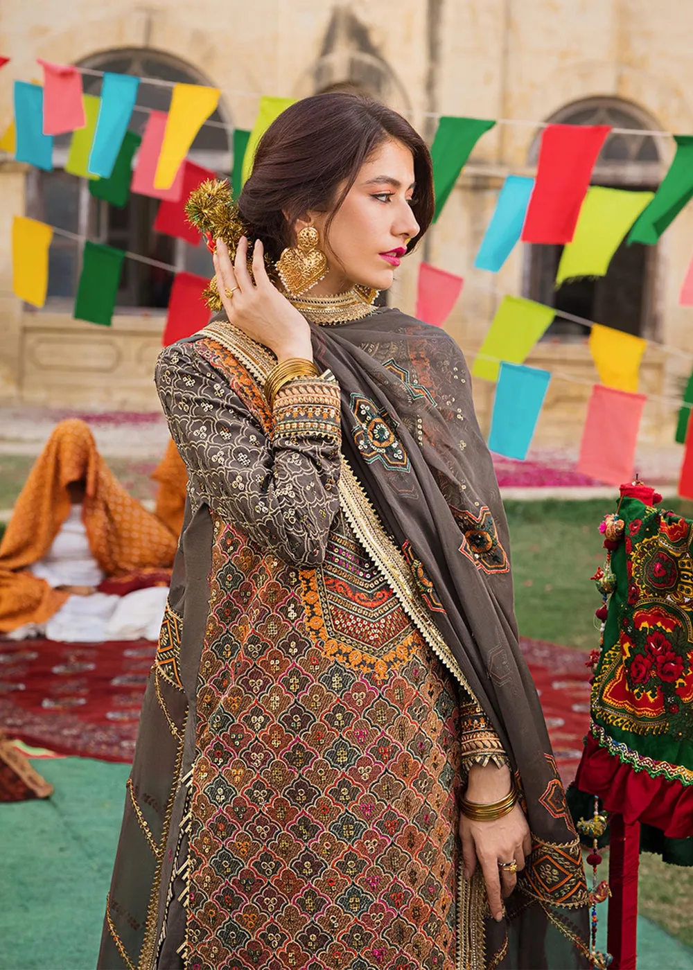 Embellished Grey Kameez Salwar Pakistani Party Wear