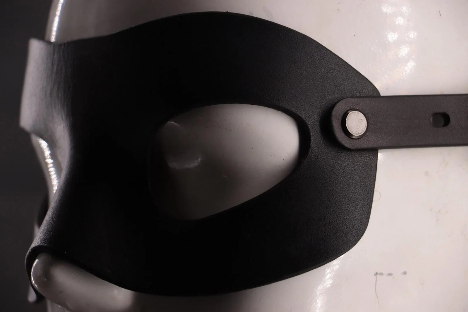 Hero Mask - Black with Black Hardware