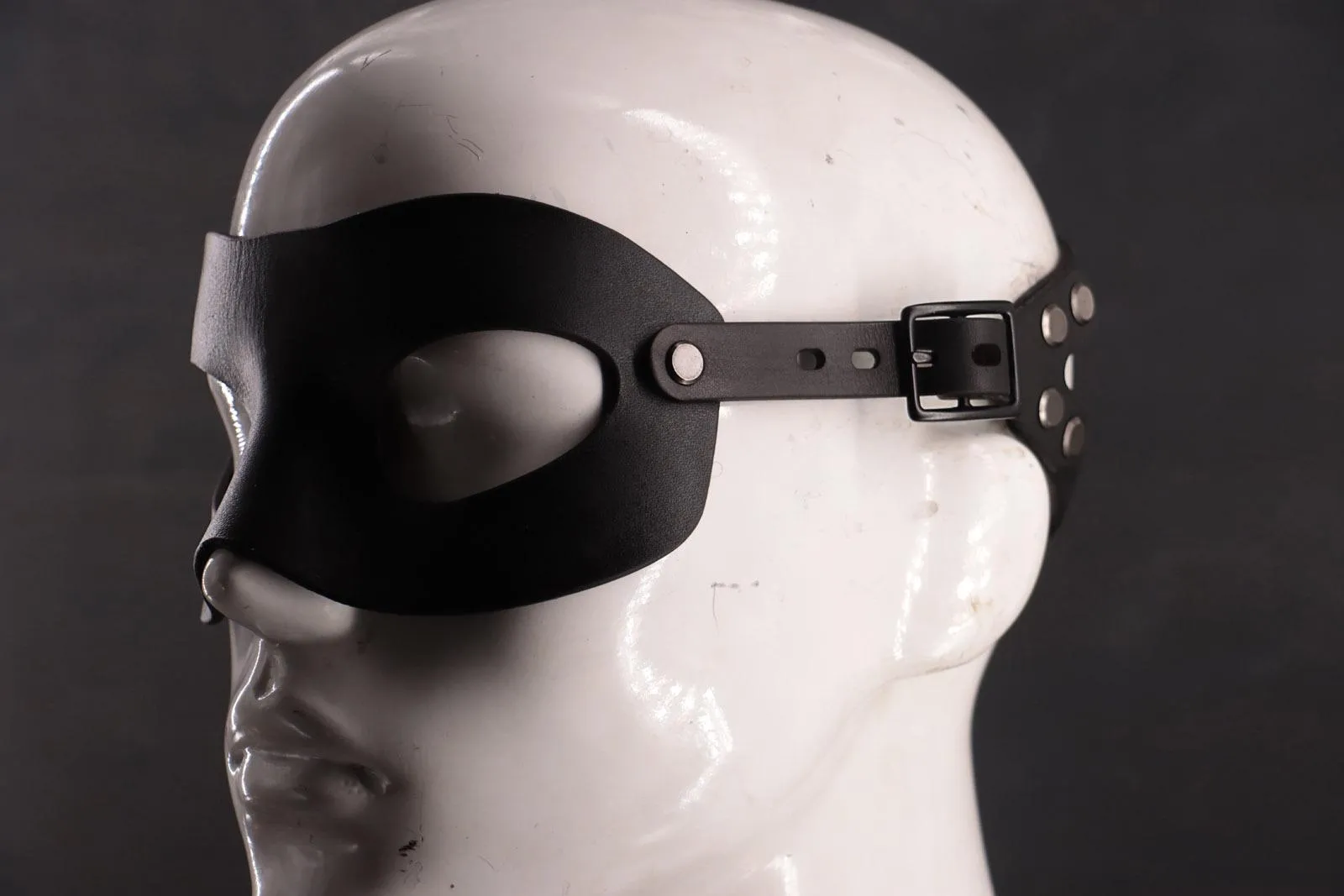 Hero Mask - Black with Black Hardware
