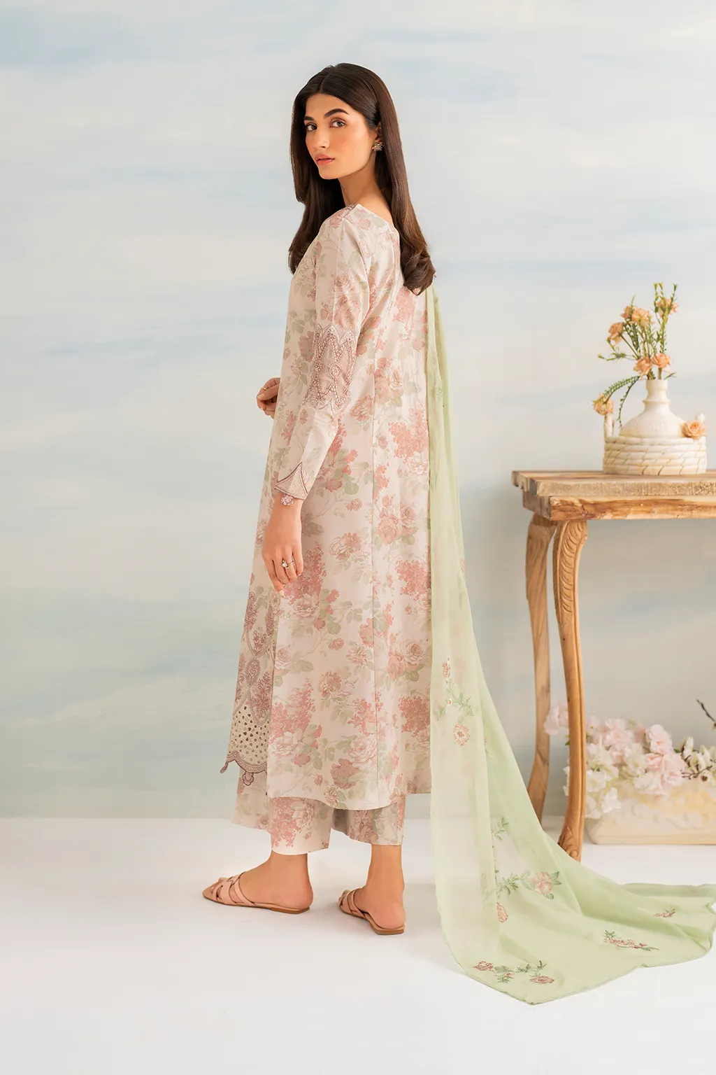 IZNIK | GUZEL LAWN '24 | IGL-05 EMBROIDERED LAWN
