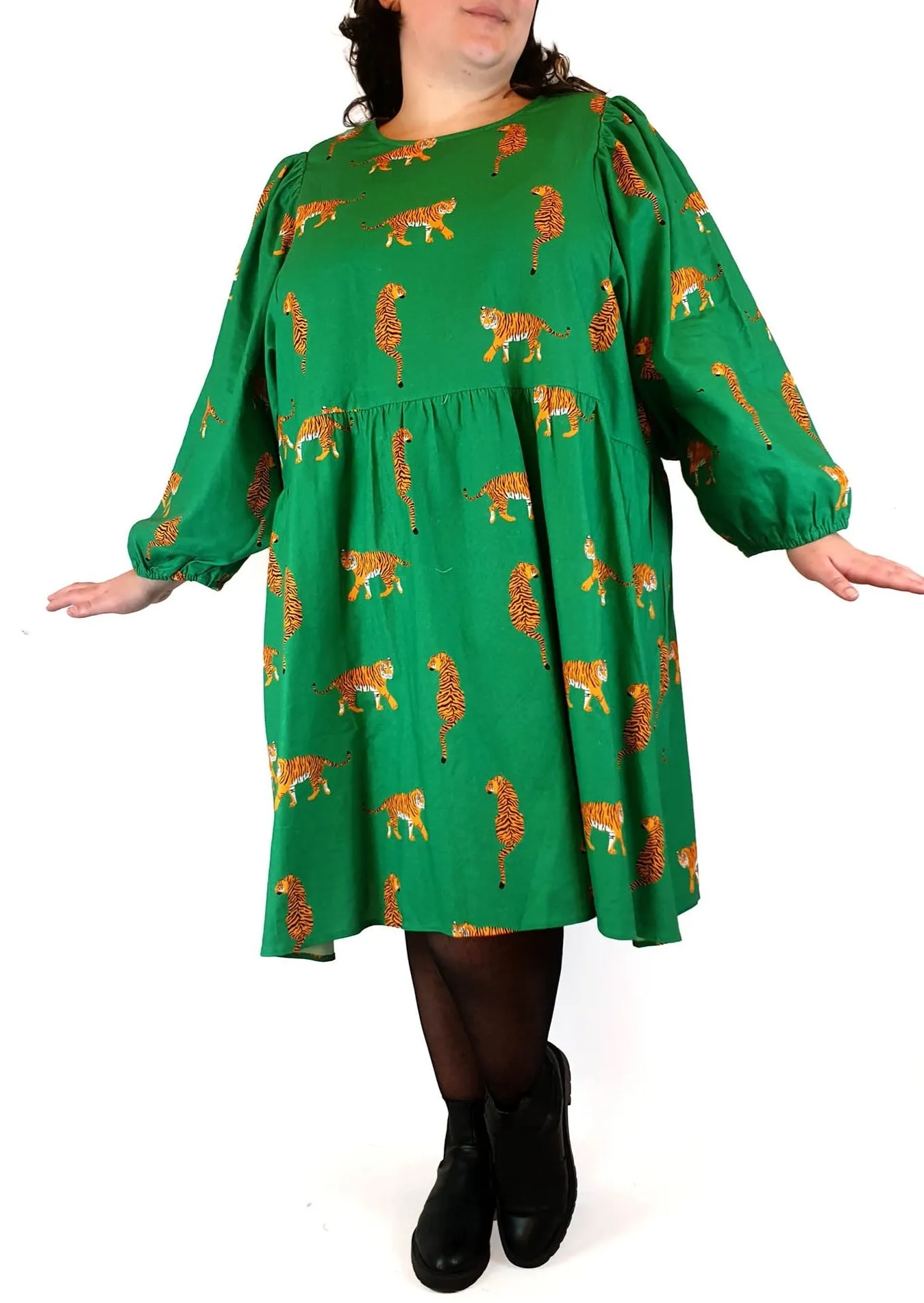Jericho Road green detroit smock dress with tiger print size 22