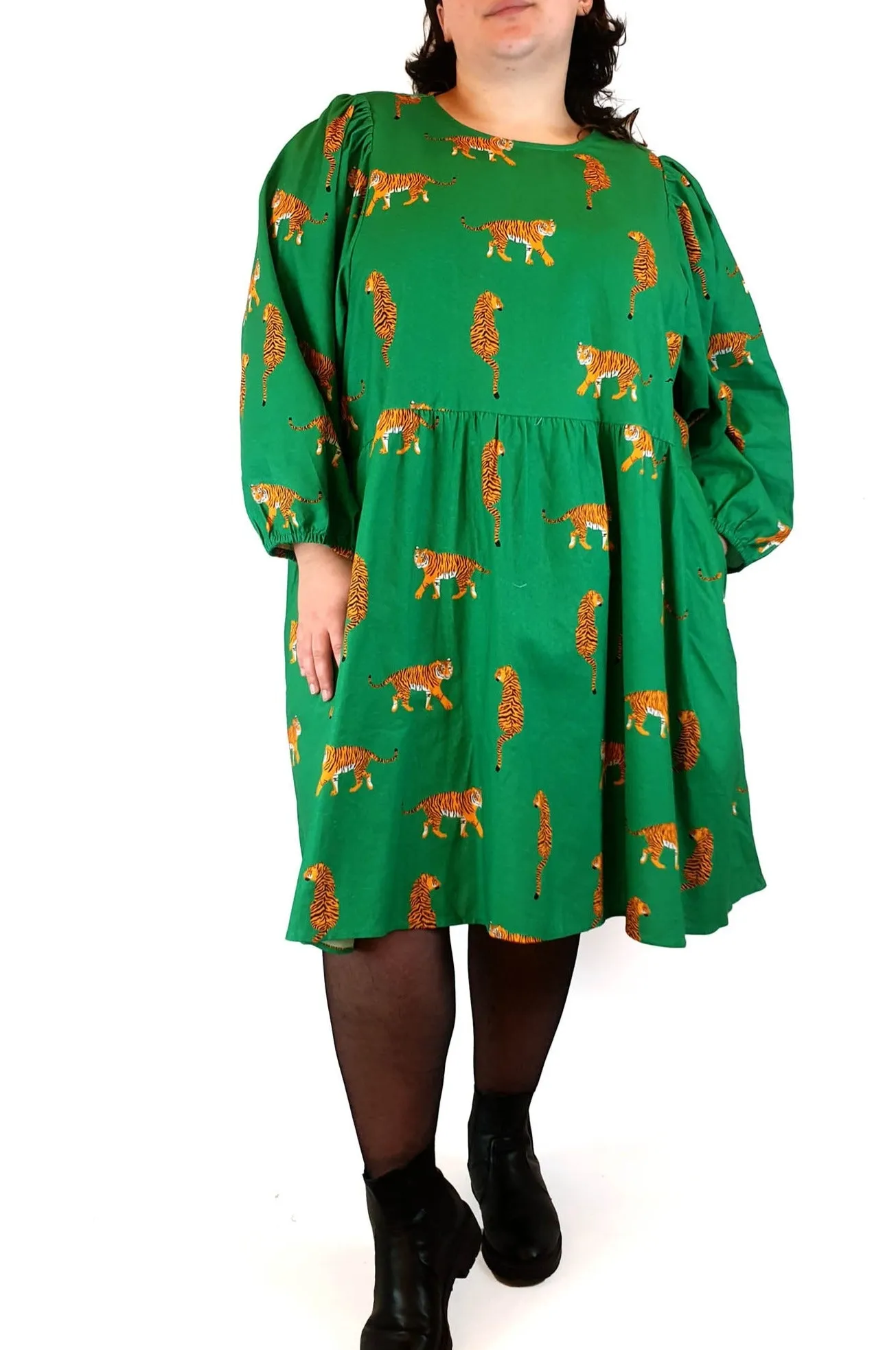 Jericho Road green detroit smock dress with tiger print size 22