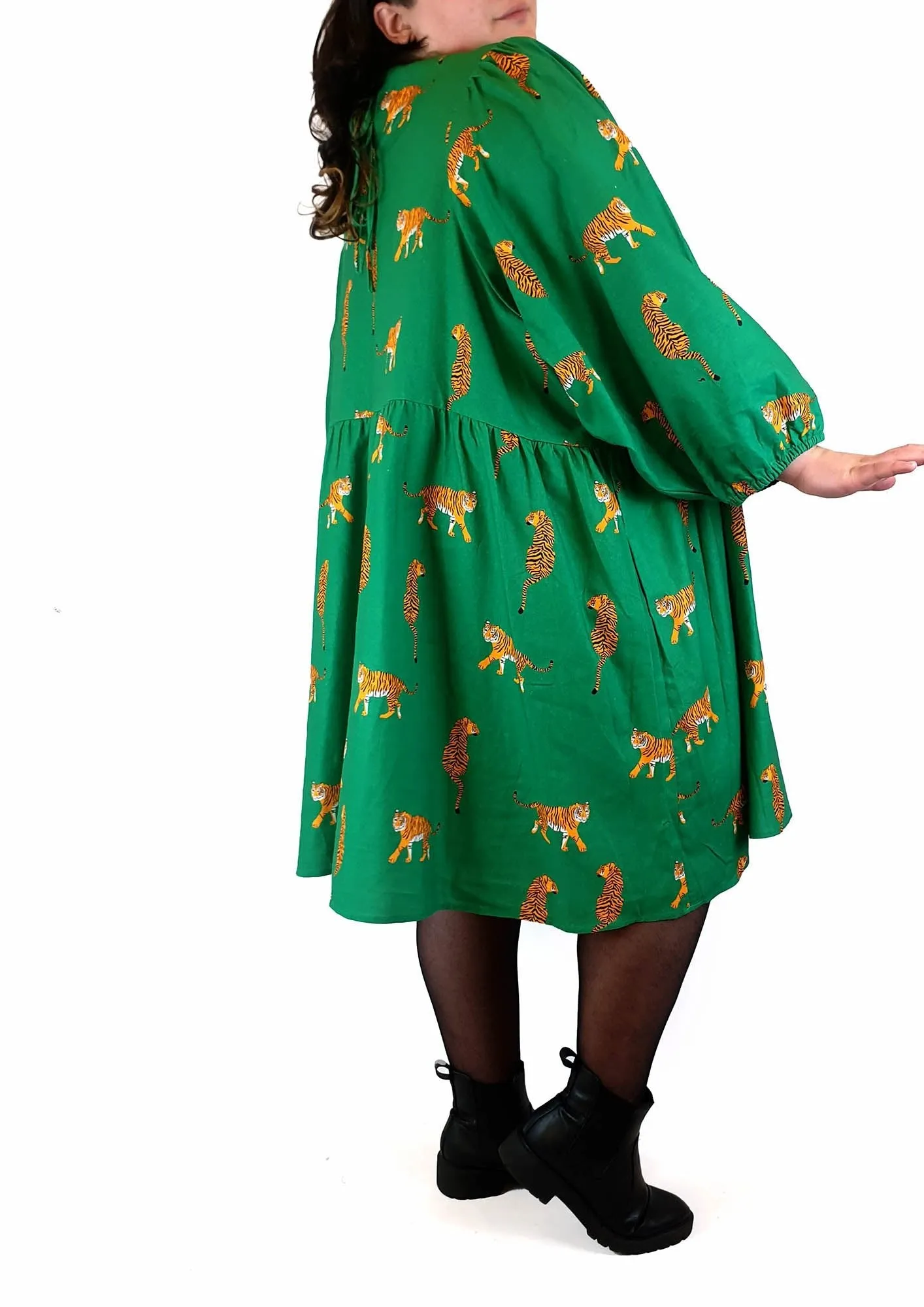Jericho Road green detroit smock dress with tiger print size 22