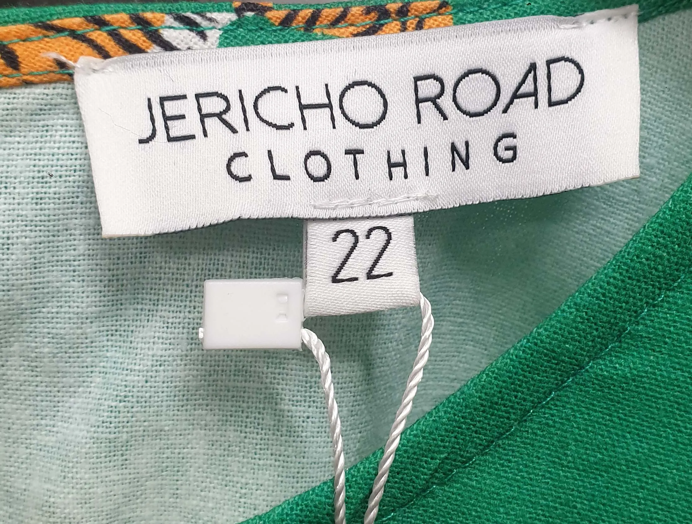 Jericho Road green detroit smock dress with tiger print size 22