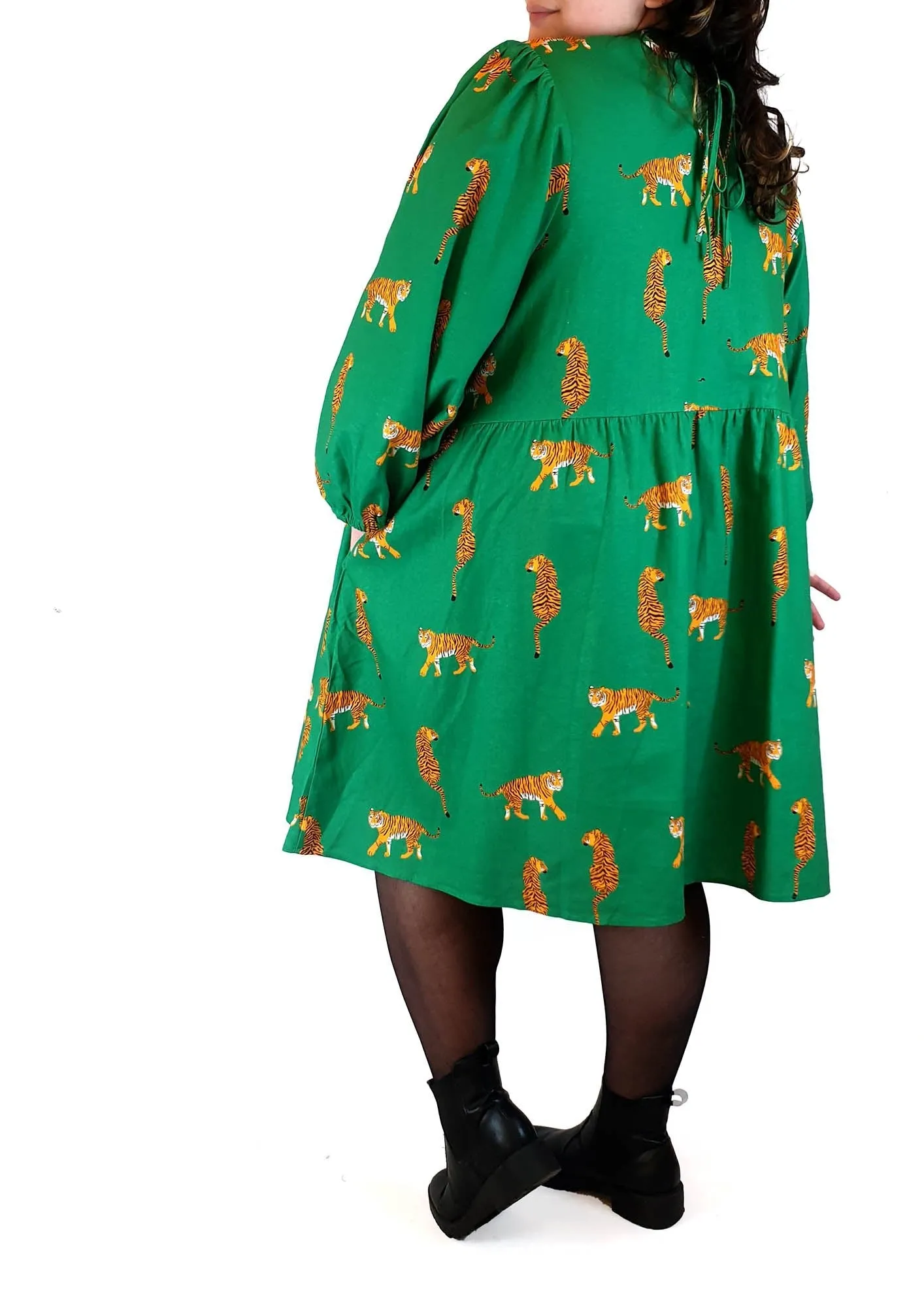 Jericho Road green detroit smock dress with tiger print size 22