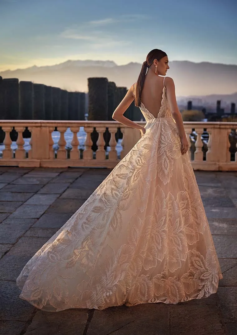 Pronovias Privee: Orlanda