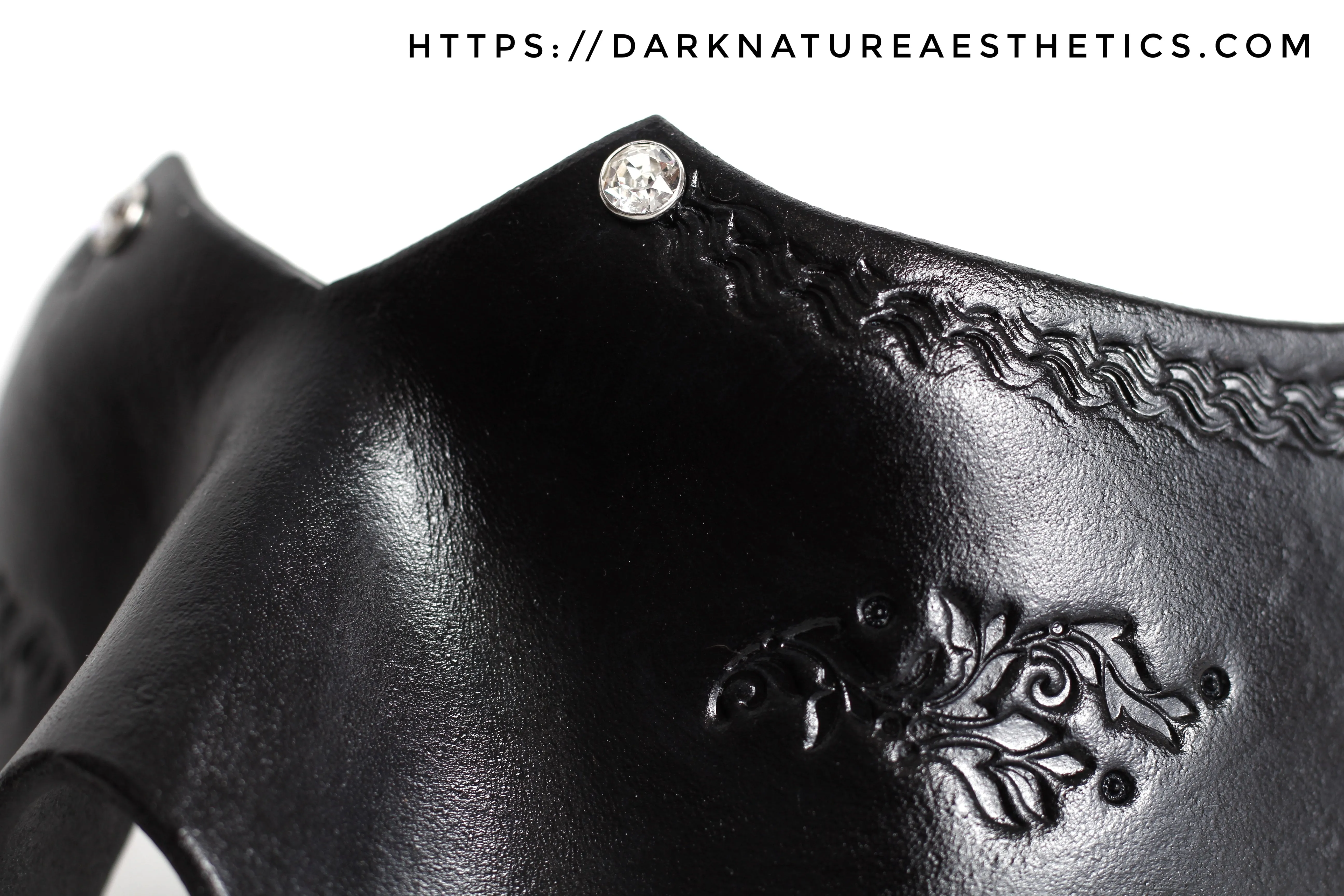 "Deep Abyss" Avina Leather Blindfold