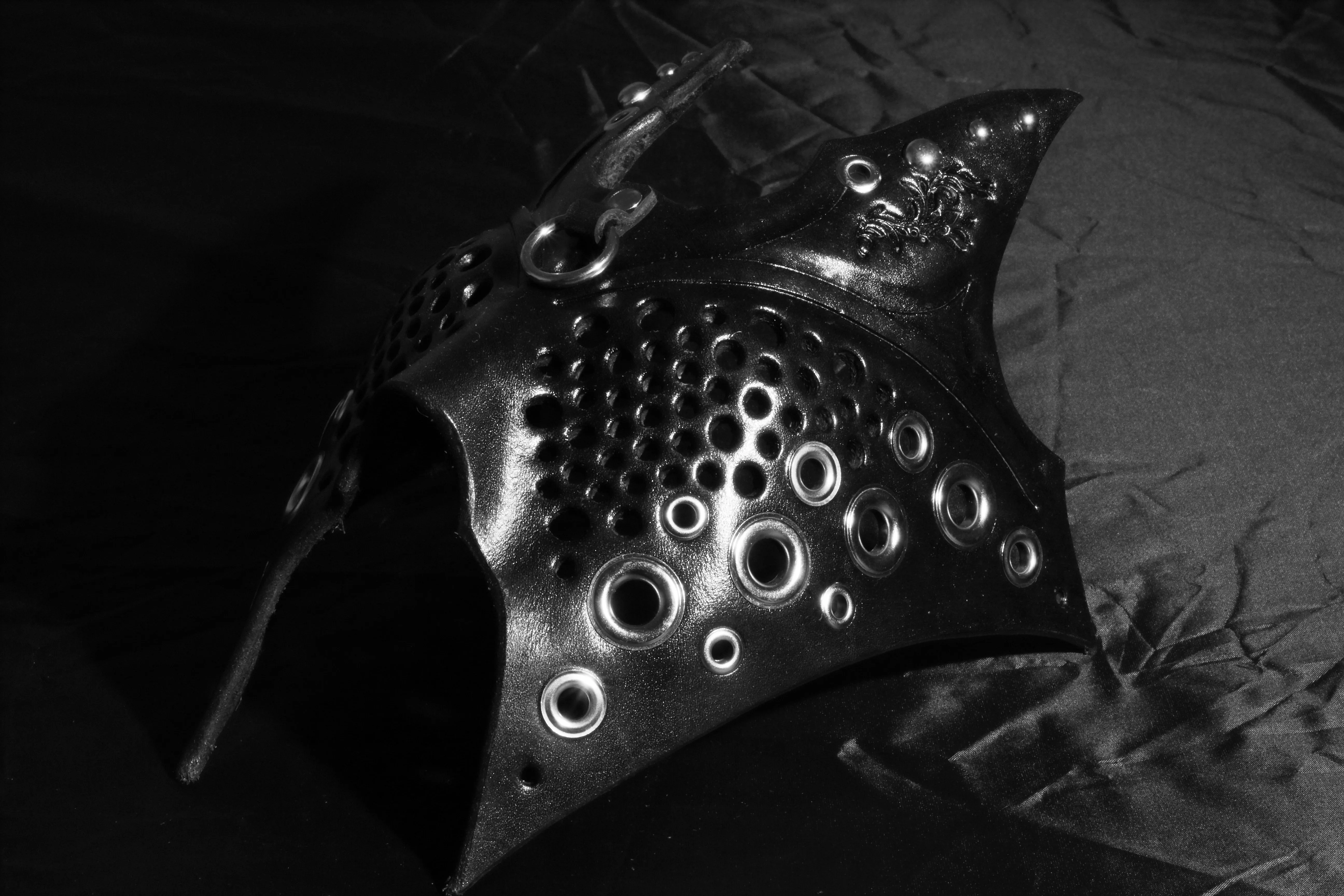 "Deep Abyss" Holy Evil Leather Mask