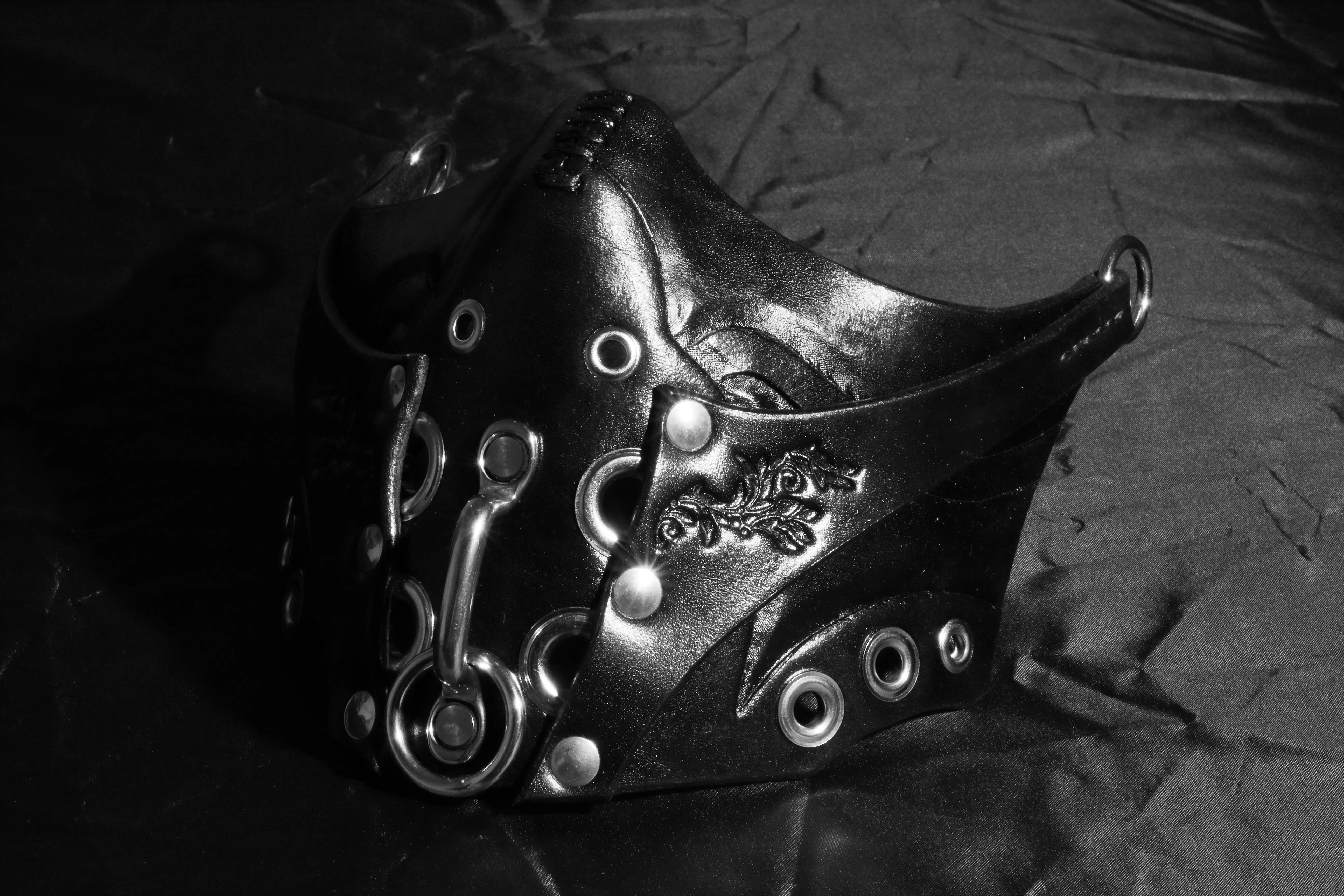 "Deep Abyss" Pure Inevitability Leather Half Mask
