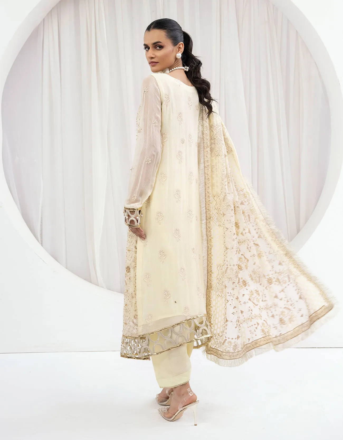White Chiffon Embellished Pakistani Salwar Kameez