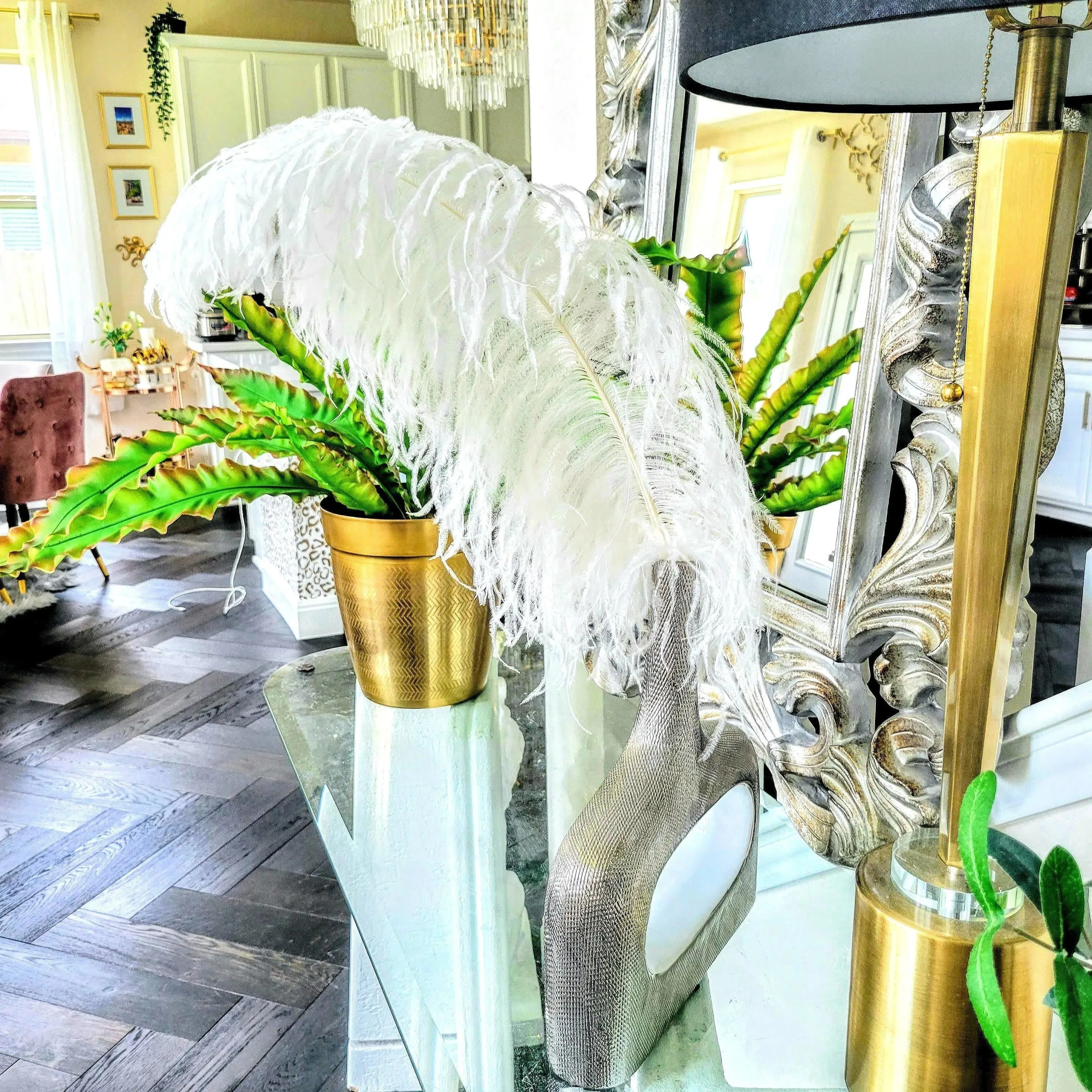 White Ostrich Feathers - 10 Stems